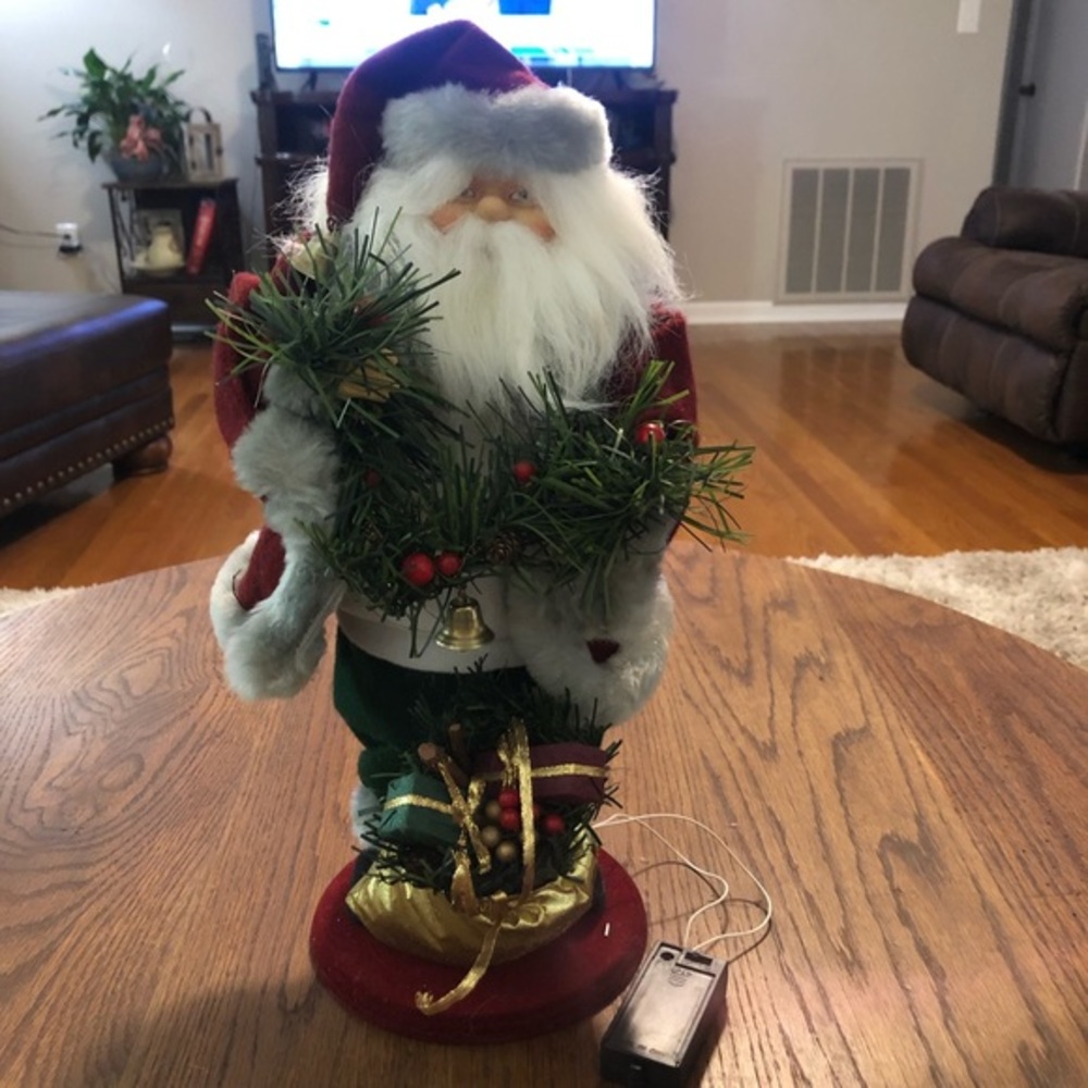 Vintage Dancing Musical Santa plays Jingle Bells